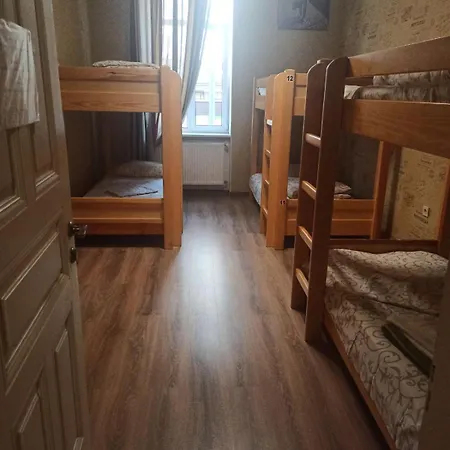 Hostel Q ,15 хв до жд вокзалу *