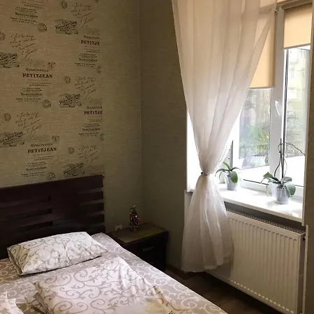 Q ,15 хв до жд вокзалу 旅馆 *