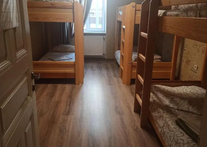 Hostal Q ,15 хв до жд вокзалу *