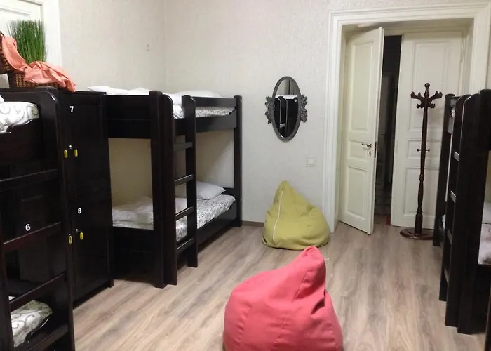 Hostal Q ,15 хв до жд вокзалу