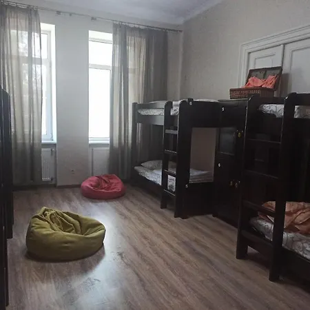 Q ,15 хв до жд вокзалу 호스텔